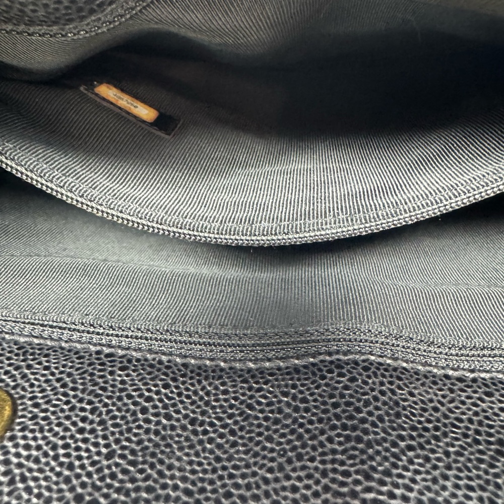 💯 Authentic Chanel Black Caviar CC  24K gold plated hardware Shoulder Bag - Picture 8 of 13